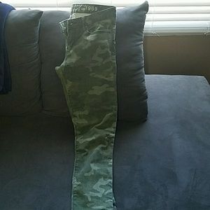 Camo skinny jeans